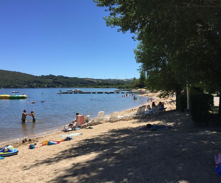 CAMPING LES GENETS à SALLES CURAN